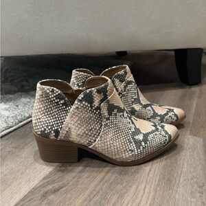Snake-Print Leather Ankle Booties - Neutral